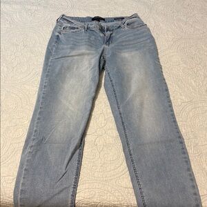 Judy Blue Light Wash Boyfriend Fit Jeans